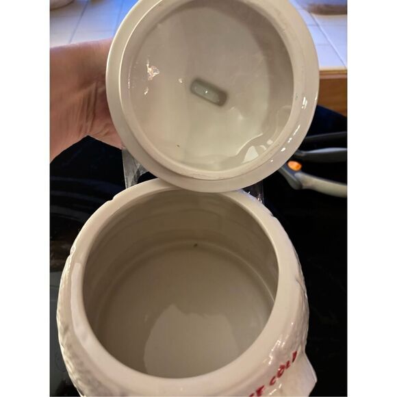 Coca-Cola Igloo Cookie Jar 2005 - Picture 5 of 5